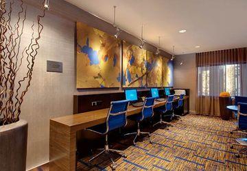 Courtyard By Marriott Madison East Hotel Ngoại thất bức ảnh