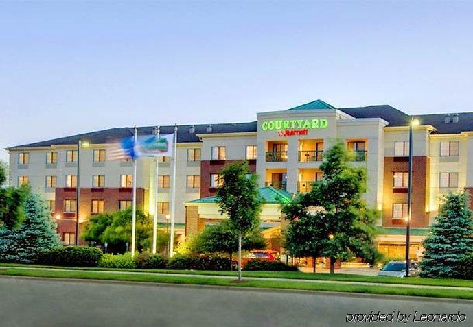 Courtyard By Marriott Madison East Hotel Ngoại thất bức ảnh