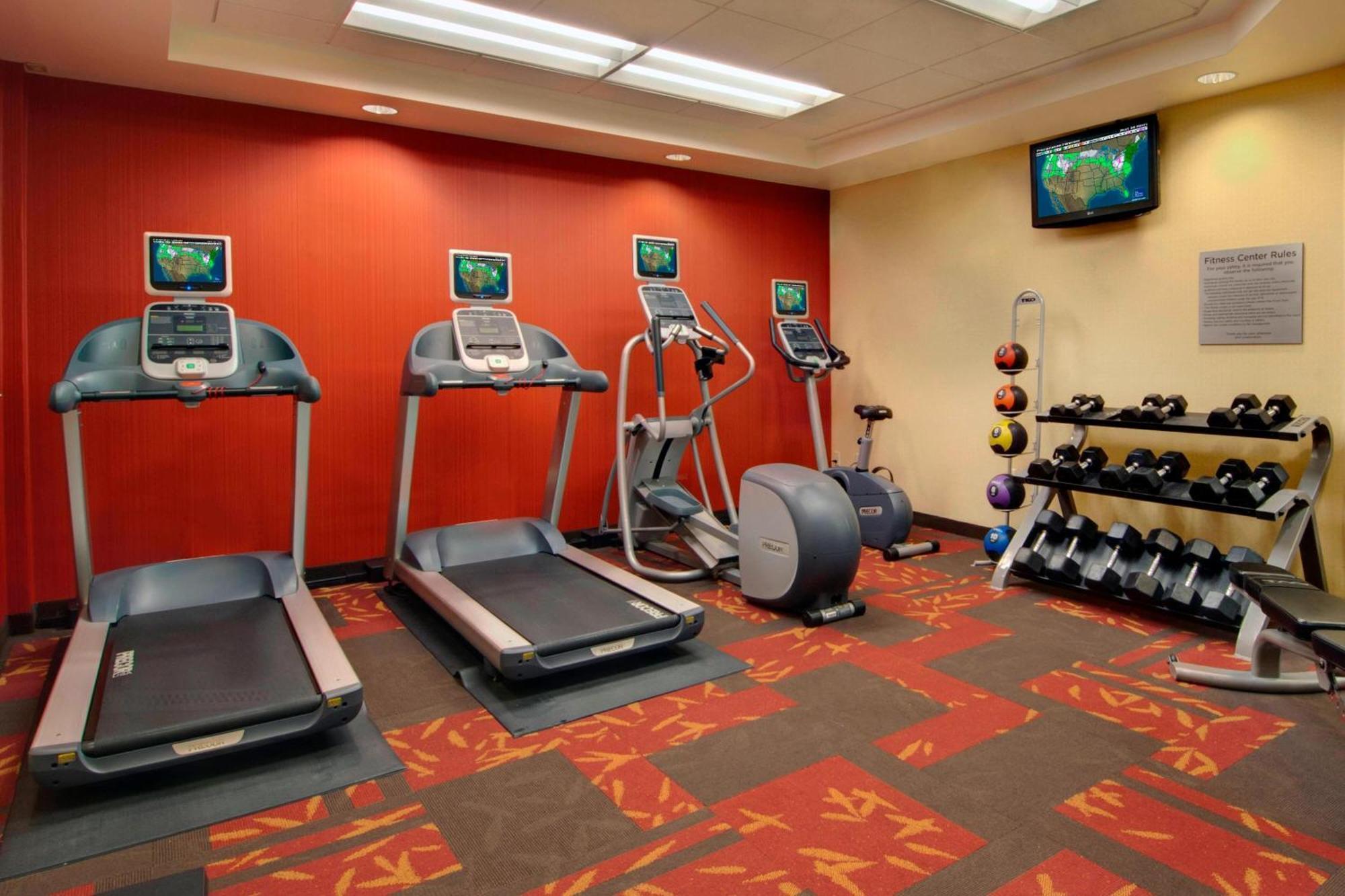 Courtyard By Marriott Madison East Hotel Ngoại thất bức ảnh