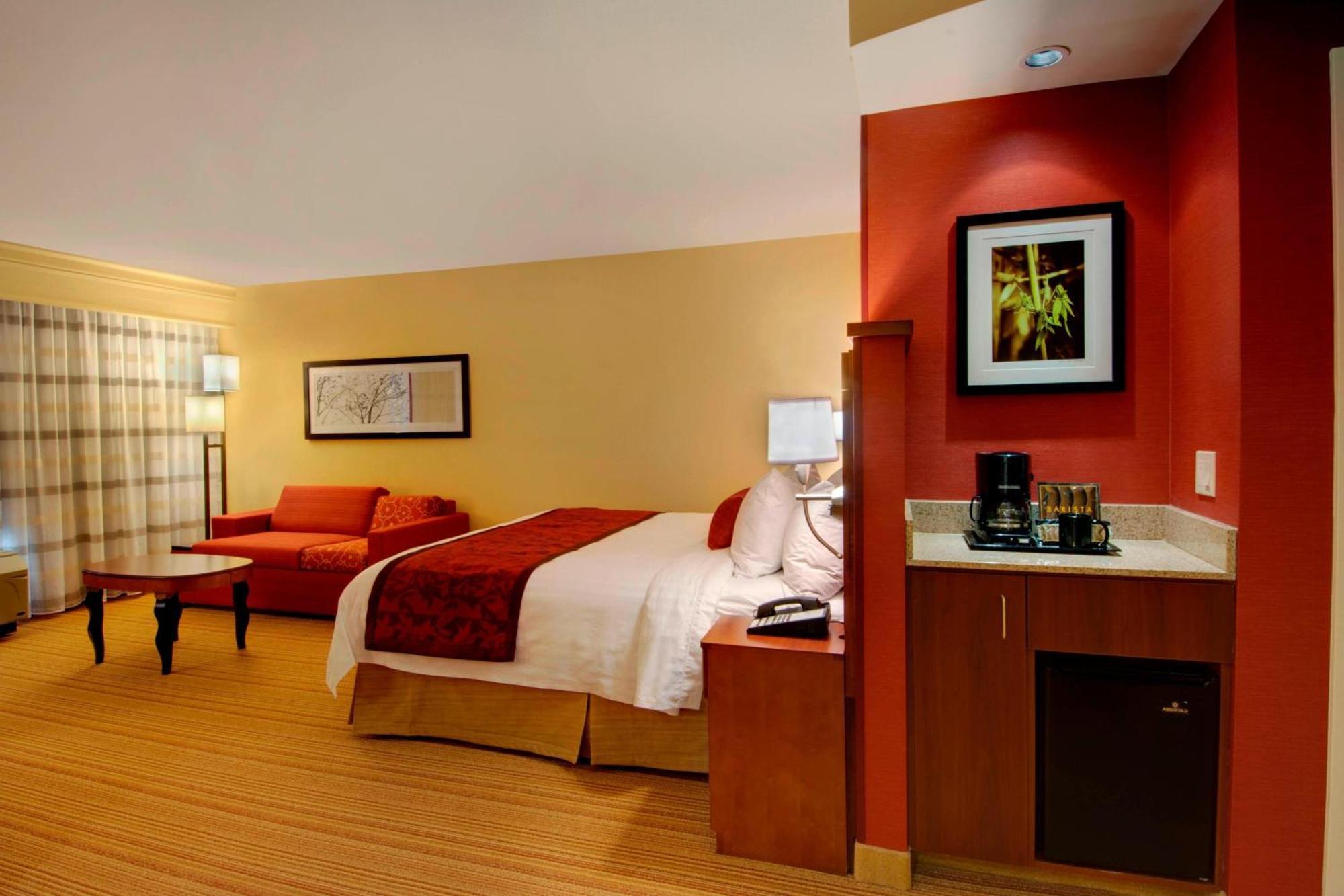 Courtyard By Marriott Madison East Hotel Phòng bức ảnh