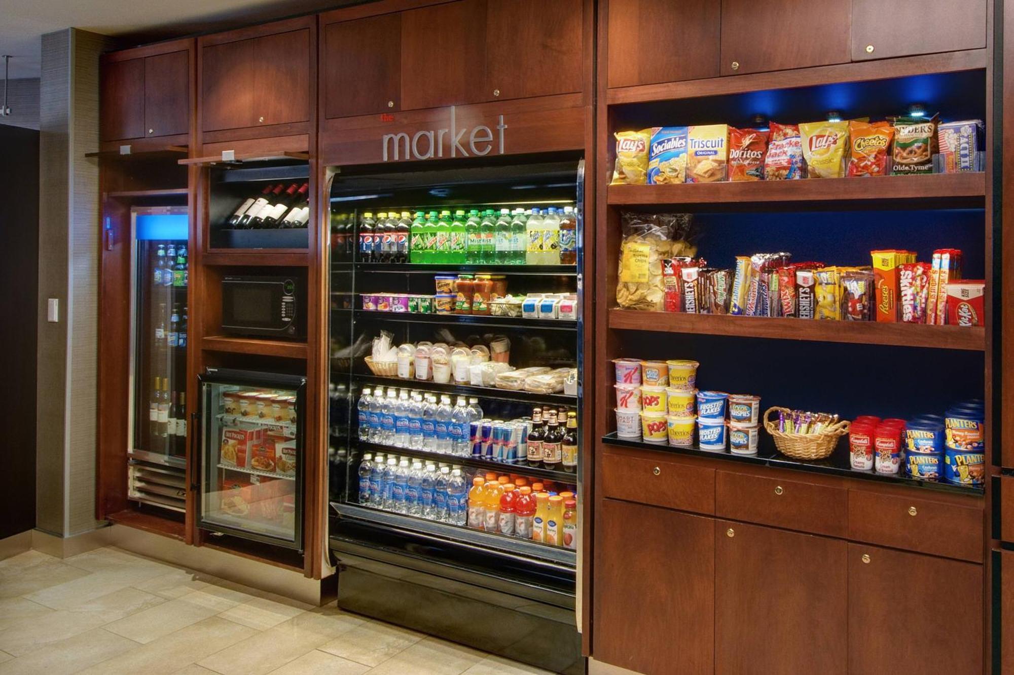 Courtyard By Marriott Madison East Hotel Ngoại thất bức ảnh