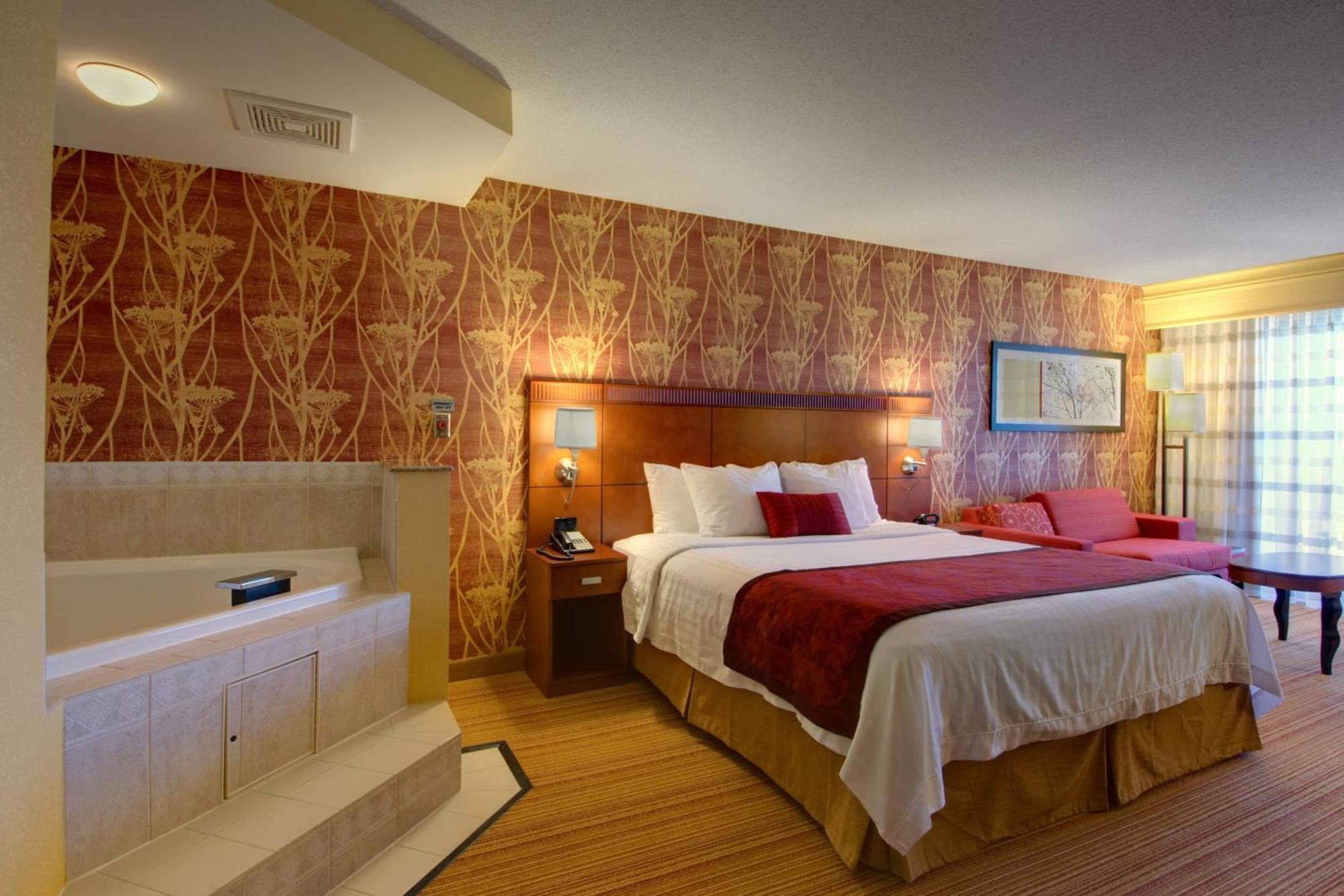 Courtyard By Marriott Madison East Hotel Ngoại thất bức ảnh