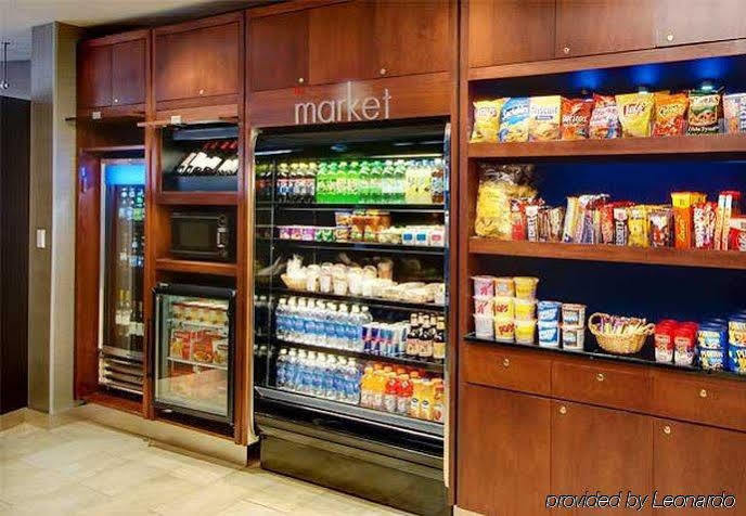 Courtyard By Marriott Madison East Hotel Ngoại thất bức ảnh